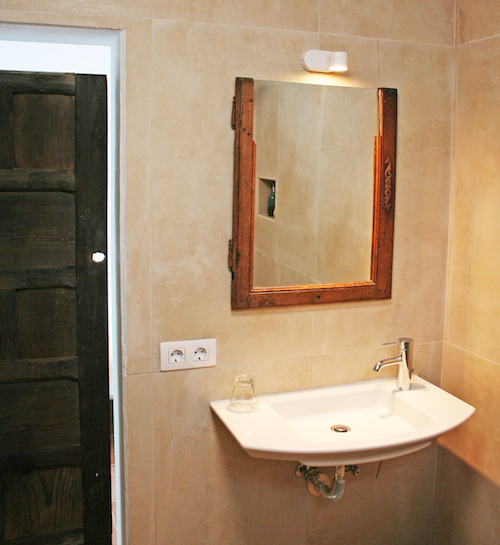 El baño del dormitorio del patio