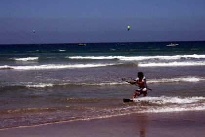 Kiteboard, salida de la playa a Famara