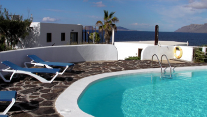Casa Dominique: La piscina y la mar